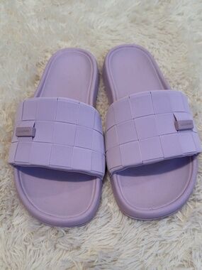 Lululemon Lavender Purple Woven Slide Sandals Size 7 Worn Once